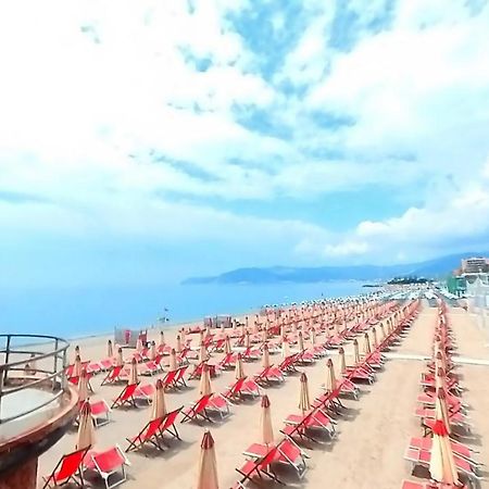 Tra Centro E Mare - Intero Appartamento Con Parcheggio Savona Esterno foto