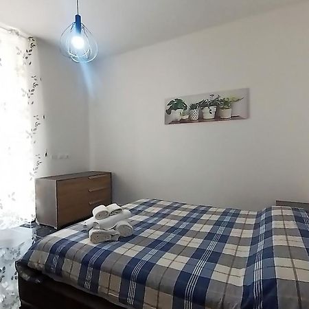 Tra Centro E Mare - Intero Appartamento Con Parcheggio Savona Esterno foto