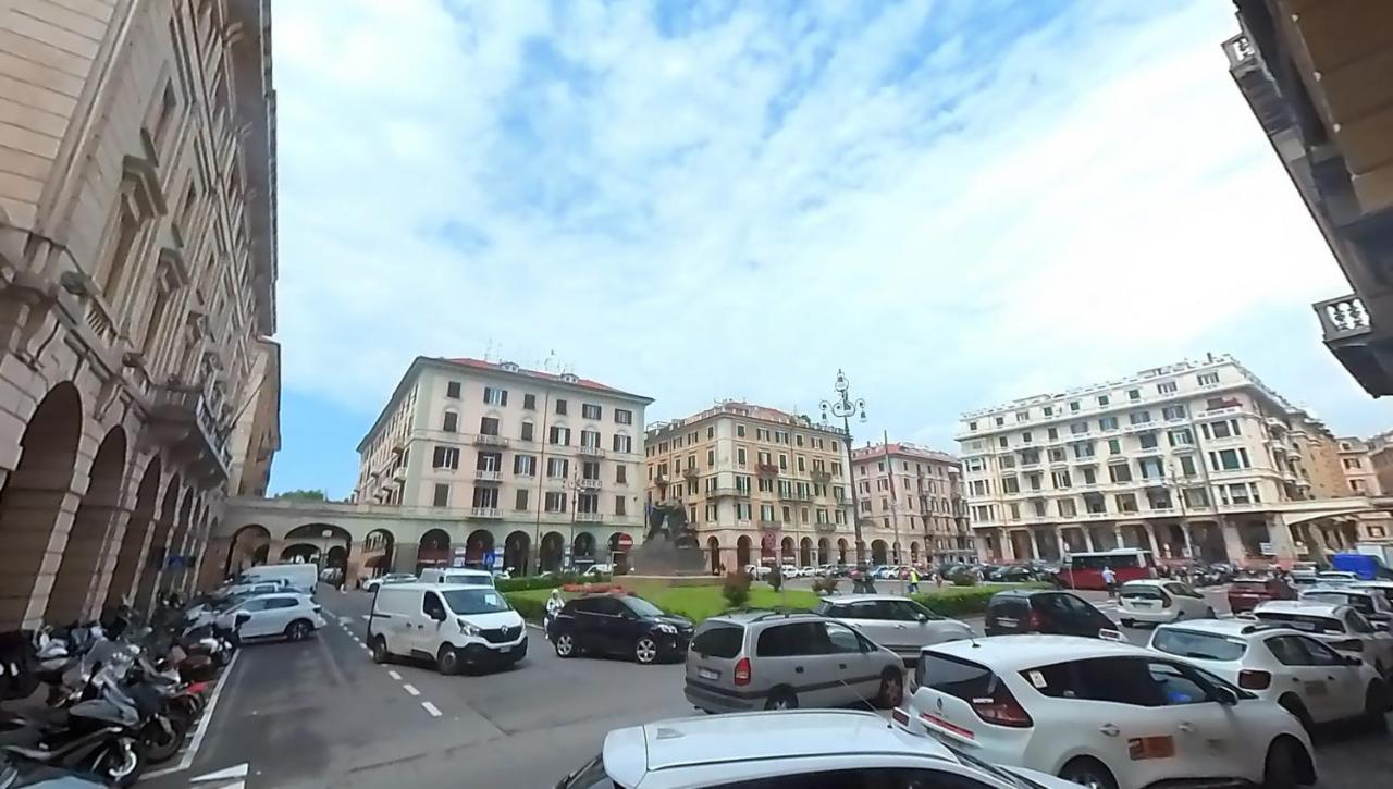 Tra Centro E Mare - Intero Appartamento Con Parcheggio Savona Esterno foto