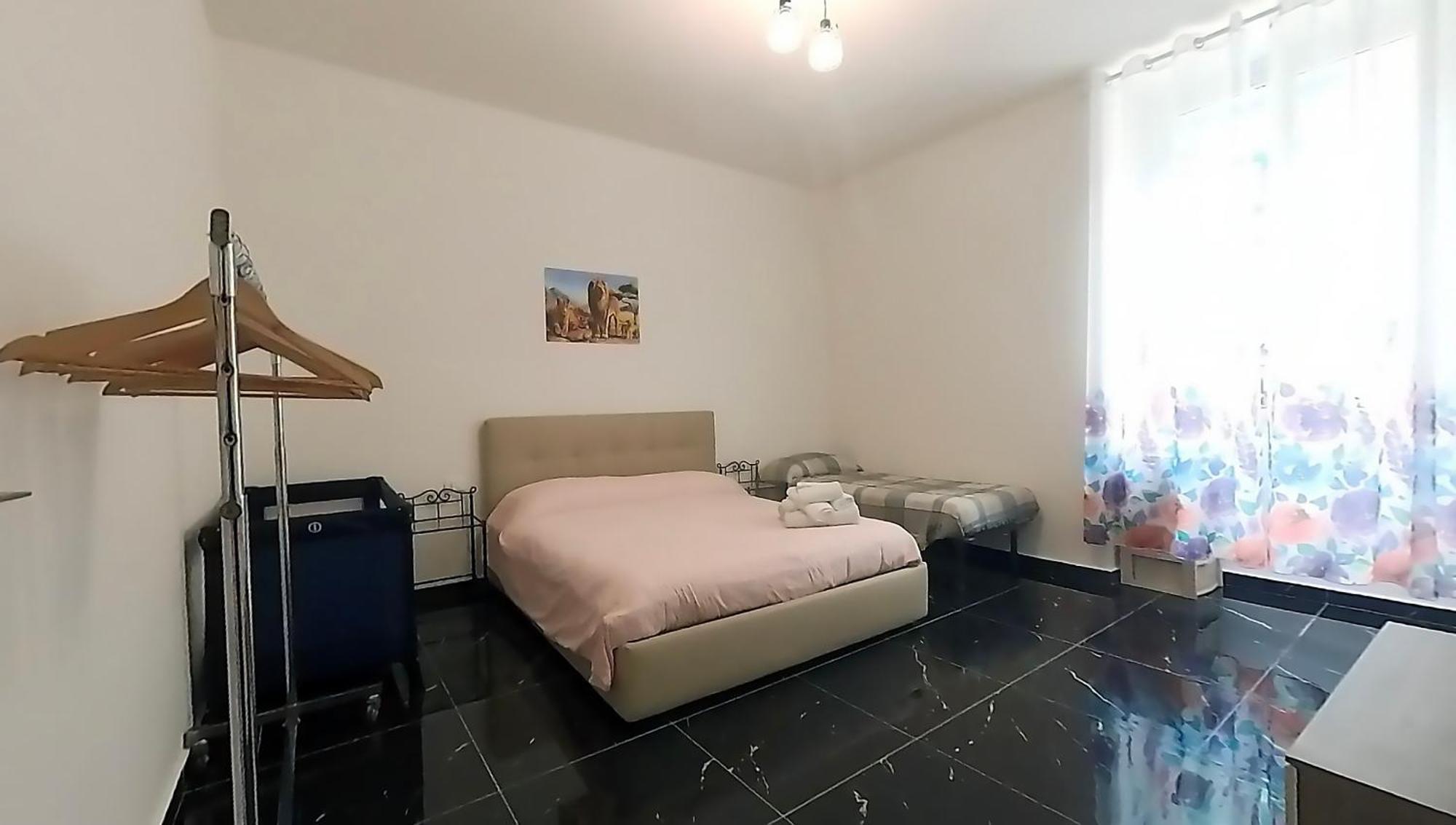 Tra Centro E Mare - Intero Appartamento Con Parcheggio Savona Esterno foto