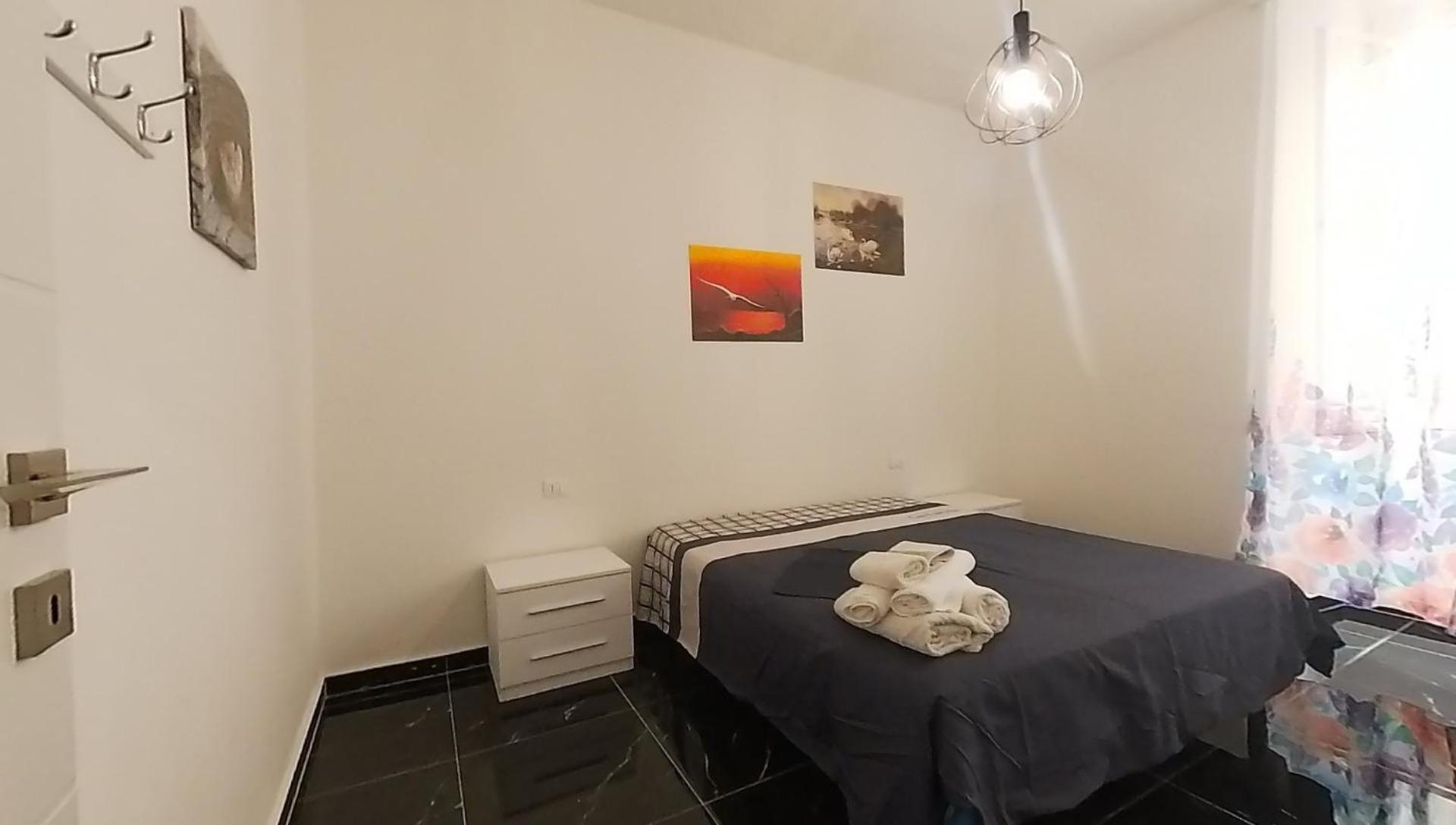 Tra Centro E Mare - Intero Appartamento Con Parcheggio Savona Esterno foto