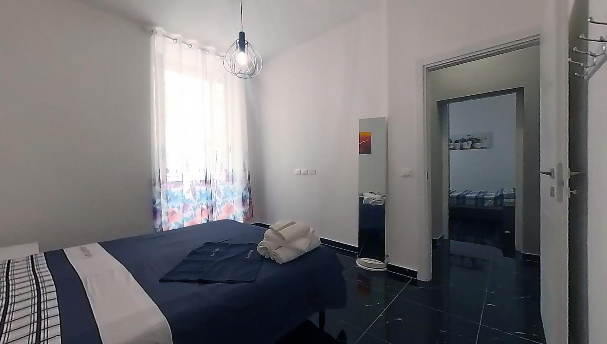 Tra Centro E Mare - Intero Appartamento Con Parcheggio Savona Esterno foto